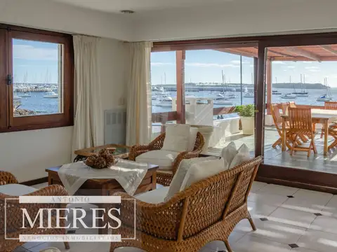 Departamento en Venta con 3 cocheras