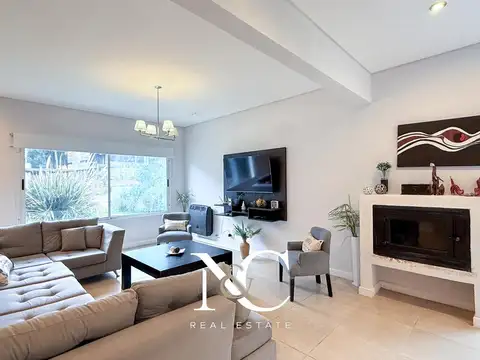Casa 5 ambientes con 3 baños
