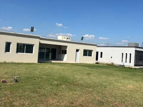 Casa a estrenar barrio Perdices San Vicente VENTA