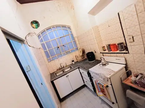 Departamento 6 ambientes con 1 baño