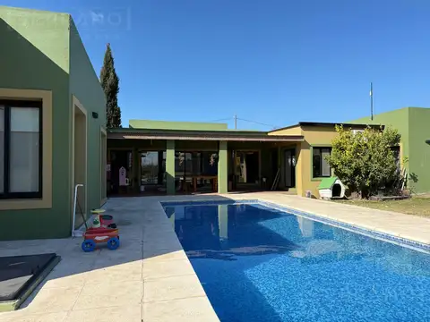 SDA. VENTA  casa,  3 dorm,  pileta, 4.400 m2  parque, barrio Amancay, Fatima, Pilar