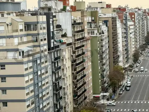 VENTA DEPARTAMENTO 2 AMBIENTES CON BALCÓN AL FRENTE AV.COLON