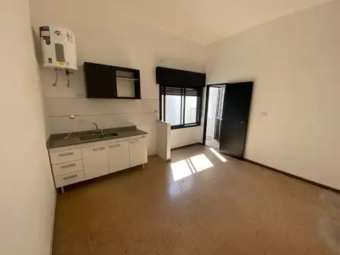 Departamento en Alquiler en Isidro Casanova, $ 380.000