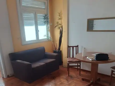 ALQUILER - DEPTO. - 2 AMBIENTES - POR ESCALERA - BAJAS EXPENSAS - SEGURO DE FIANZA