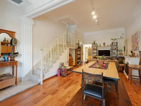 Depto Tipo Casa en Venta en Villa del Parque, USD 289.000