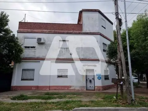 Casa ph 3 plantas 3 ambientes.Lanús Este