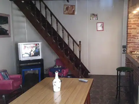 Casa 4 ambientes con 1 baño