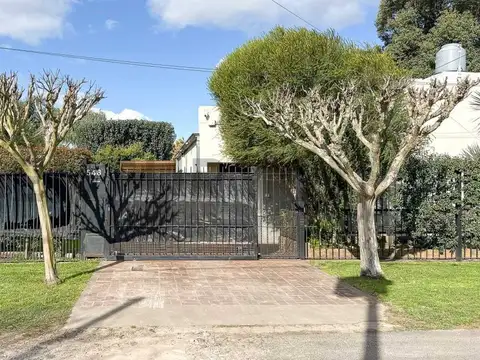 calle 55 entre Centenario y 6 500, Piso 0