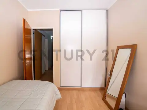 calle 55 entre Centenario y 6 500, Piso 0