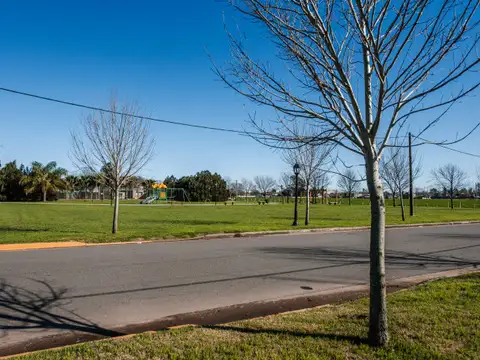 Terreno en Venta 12,28  mts Frente