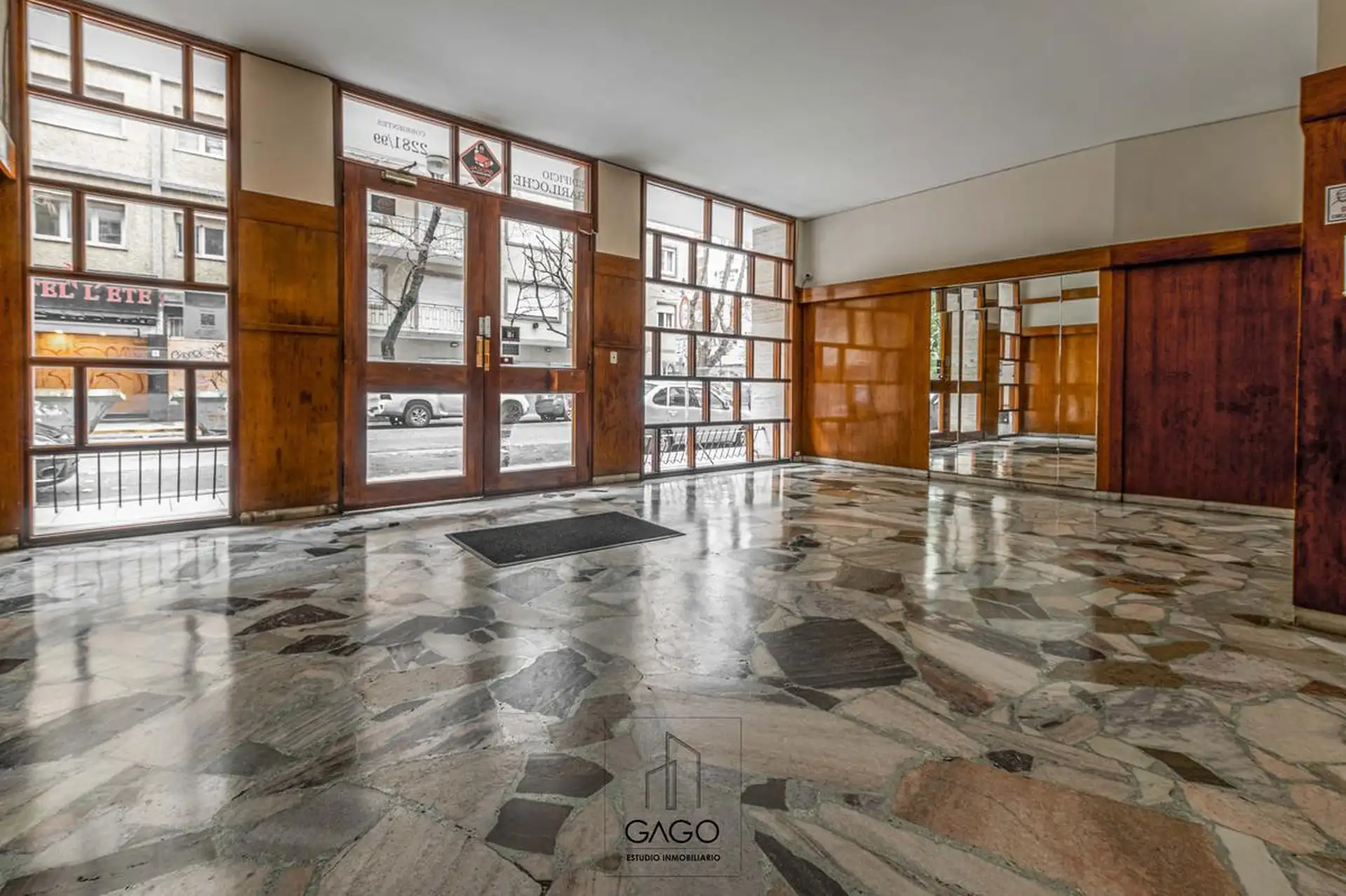 Departamento 3 amb, 70m² reciclado con balcón — Plaza Colón
