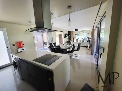 Casa en venta en Canning Barrio Las Fuentes Ezeiza 5 ambientes 100