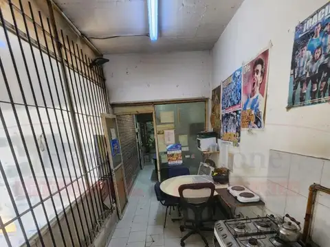 GALPÓN DE 820 M² EN ESQUINA, BUEN ESTADO EN LA TABLADA
