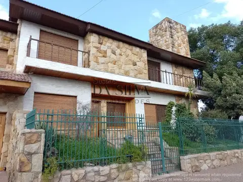 MAGNIFICA CASA en Marcos paz Centro!