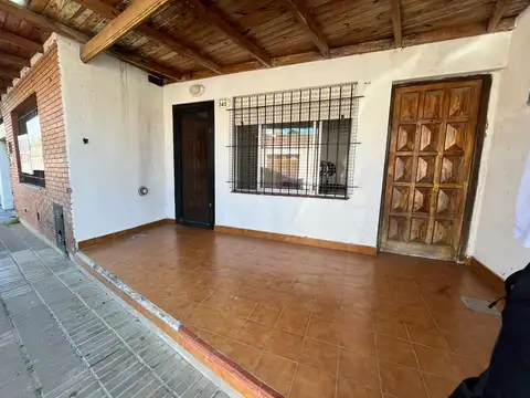 VENTA CASA 3 AMBIENTES BERNAL