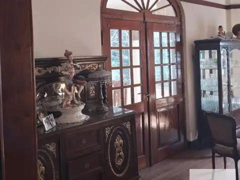 Casa 9 ambientes con 10 baños