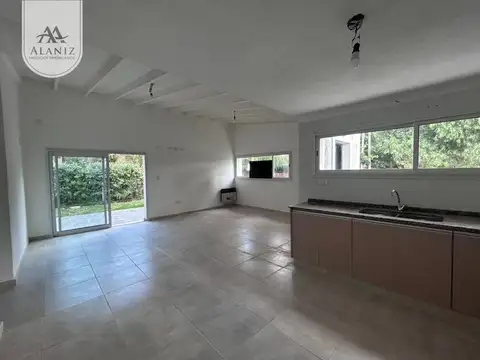 Casa 3 ambientes con 2 baños