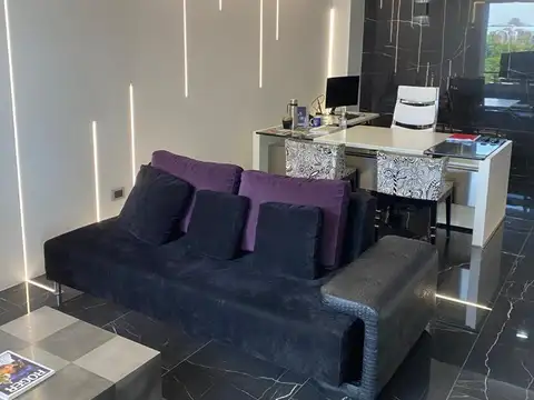 Oficina en Alquiler con 1 cochera