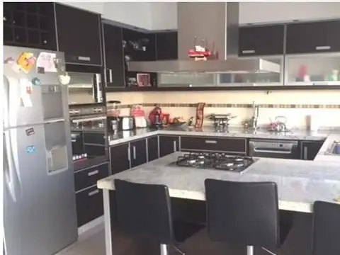 Casa en Venta en Haedo, USD 395.000