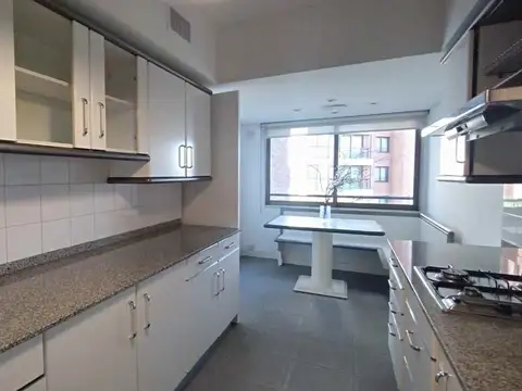 Departamento en Alquiler con 2 cocheras