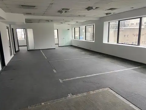 Oficina en Alquiler con 3 cocheras