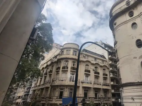 Venta. Piso 4 Amb+Dep. Bajas expensas.Ayacucho y Paraguay.