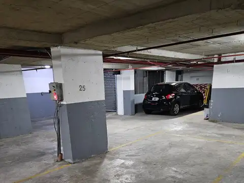 Cochera fija cubierta en alquiler en excelente ubicacion! $ 150.000 final 