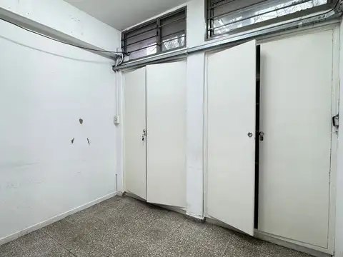Oficina en Alquiler con 1 cochera