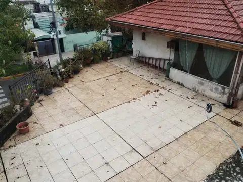 CASA EN LOTE PROPIO CON DOS LOCALES, Battle y Ordoñez 6300 - Villa Lugano