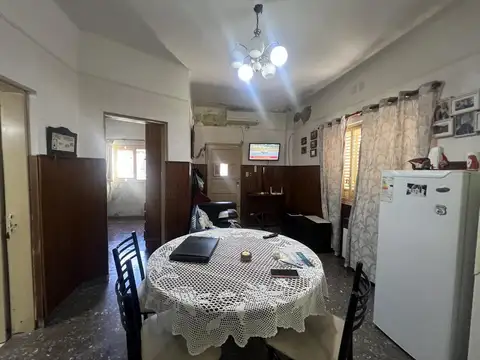 Casa 5 ambientes con 2 baños