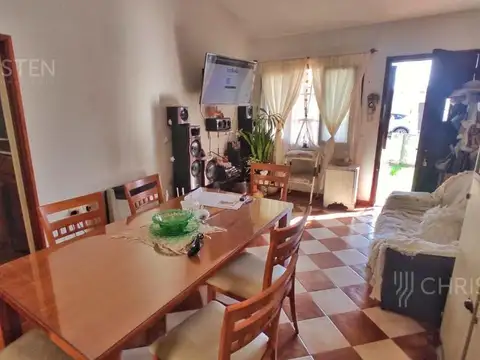Casa 4 ambientes con 1 baño
