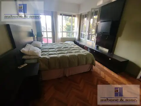 Casa 5 ambientes con 4 baños