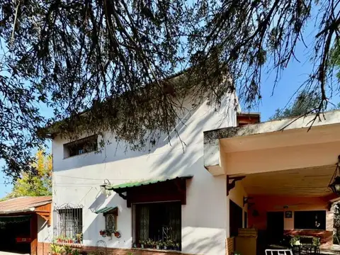 Casa 5 ambientes con 2 baños