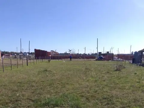 LOTE EN VENTA  EN DOMSELAAR