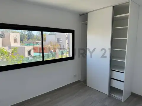 Casa en Venta en Pilar, USD 218.000