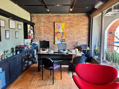 Oficina en Alquiler con 1 cochera