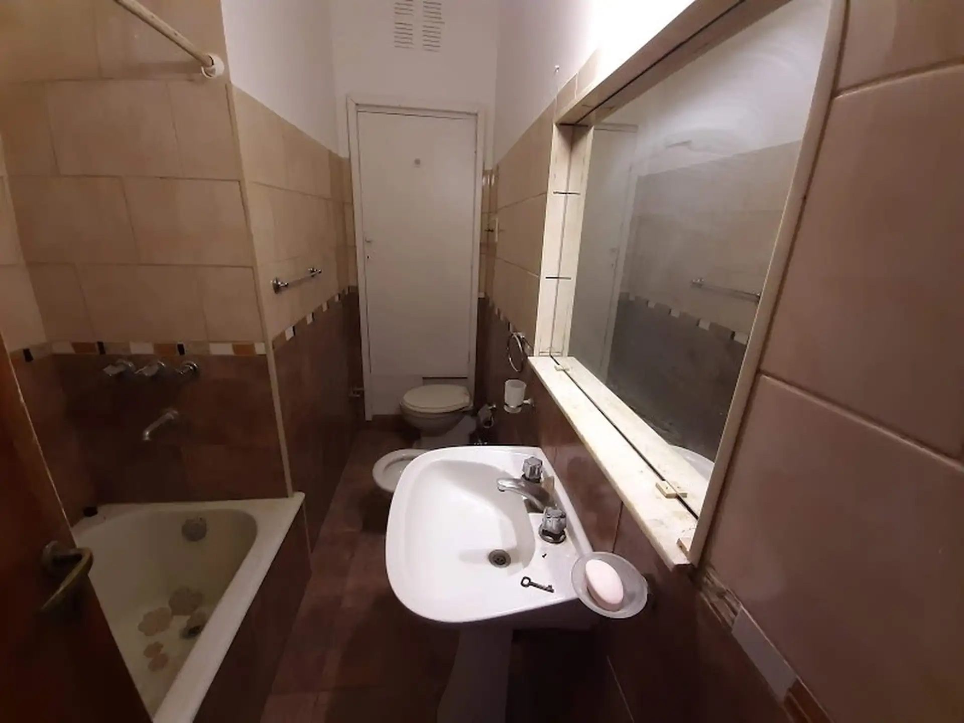 Venta en Block (Chalet + Depto) 4 Ambientes - Macrocentro