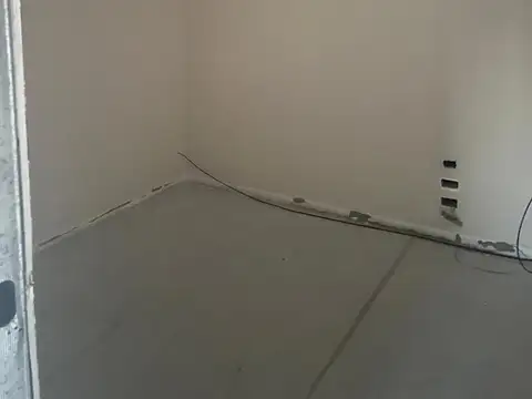 Oficina en Alquiler con 4 cocheras