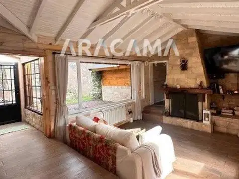 Casa 5 ambientes con 3 baños