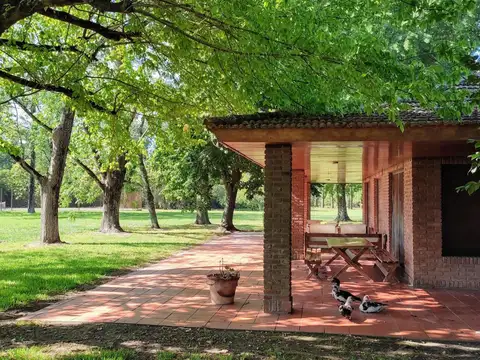Gran casas quintas en Loma Verde s/lote de 7,2ha en venta