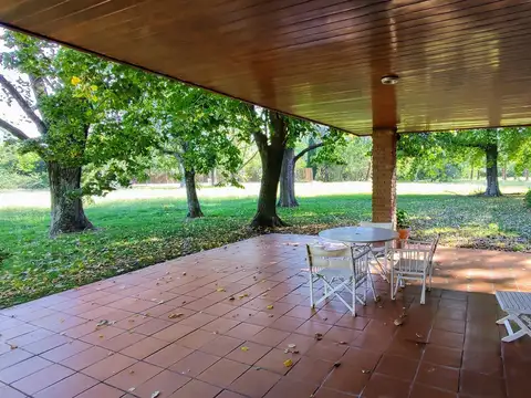 Quinta en Venta con 6 cocheras