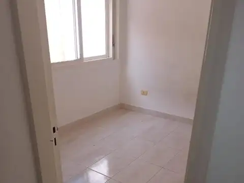 Depto Tipo Casa en Alquiler en Haedo, $ 750.000