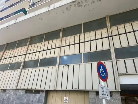VENTA DE COCHERA EN 2DA PLANTA APTA PARA CAMIONETA, PLAZA COLÓN