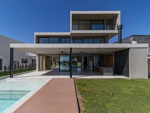 Casa en venta al lago en Marinas puertos
