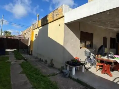 Casa 3 ambientes con 1 baño