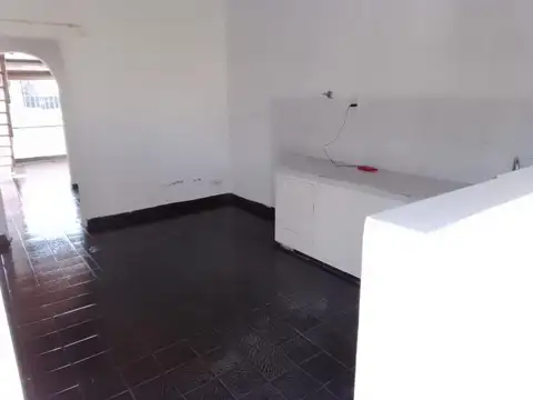 Casa 2 ambientes con 1 baño