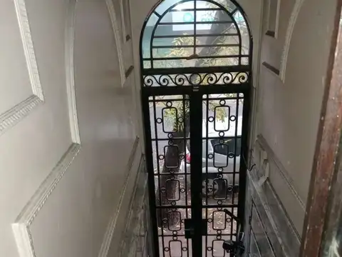 VENTA P.H. 9 AMBIENTES, CON 2 BALCONES Y UNA GRAN TERRAZA, BALVANERA.