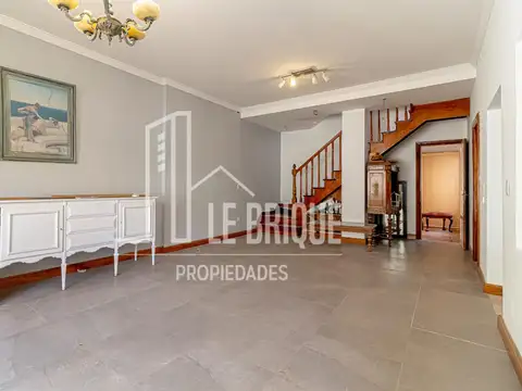 Casa en lote propio 5 ambientes - Le Brique Propiedades -