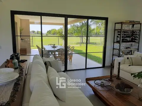 Casa 5 ambientes con 3 baños