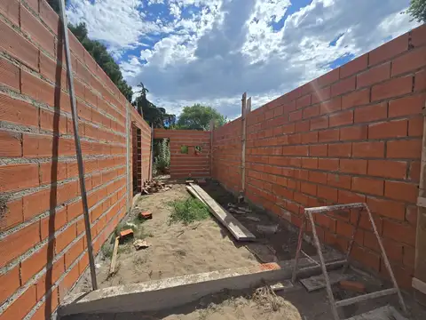 Casa 3 ambientes con 1 baño